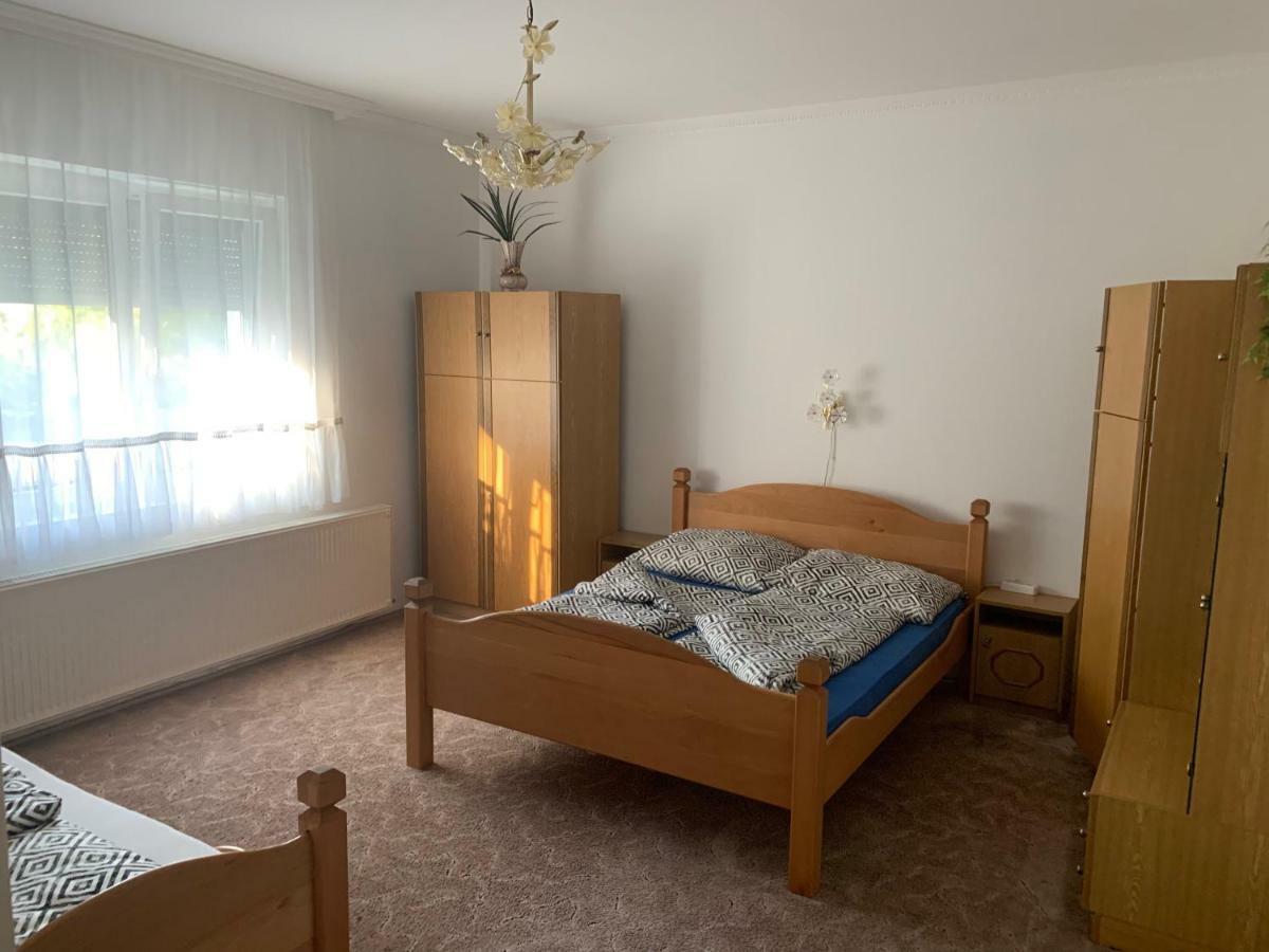 Viktor Apartmanhaz Zamardi Ngoại thất bức ảnh